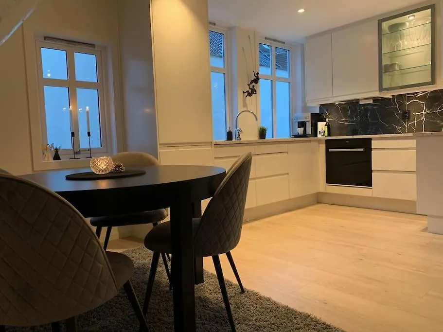 Welcome To Lille Ovregaten, In The Middle Of Bergen City Apartment